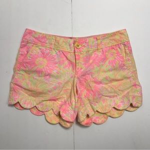 LILLY PULITZER BUTTERCUP Size 4 Pink/Yellow Floral Scalloped Shorts; Preloved
